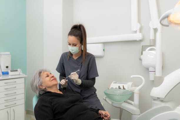 Best Emergency Tooth Extraction in Strathmore, CA
